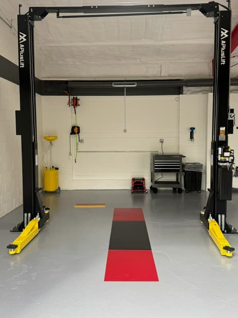 Coopers Garage bay interior